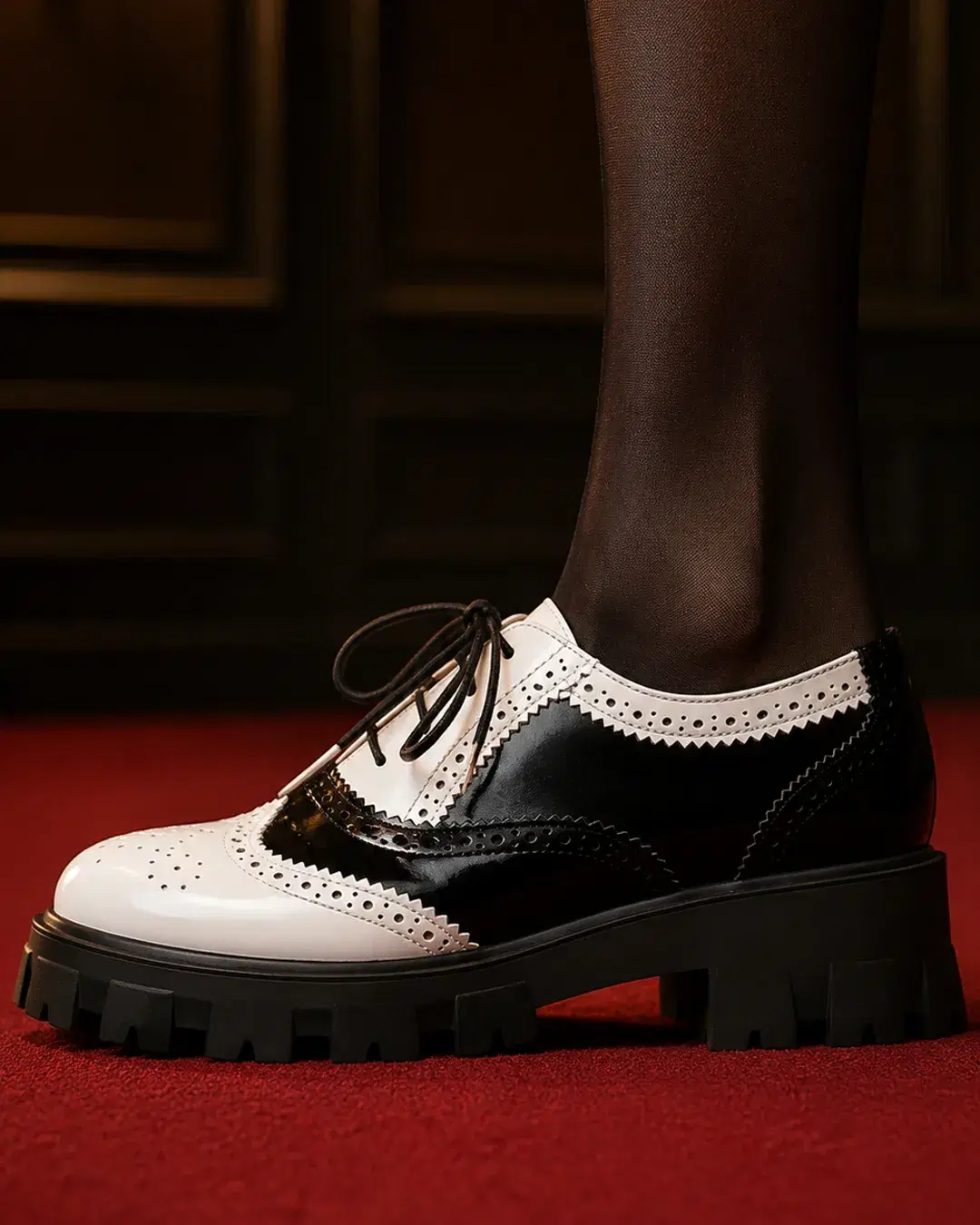 Side profile showing the full architecture and the depth of the lug platform